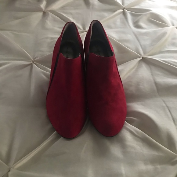 nine west red booties